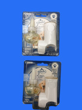 Glade Plug-Ins Pet Fresh Scent Oil Warmer with 1 Refill Pack of 2 