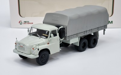 Tatra 148 VNM mit Segel - Grau MODIMIO 1:43