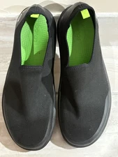 OOFOS OOMG WOMEN’S BLACK SIZE 10