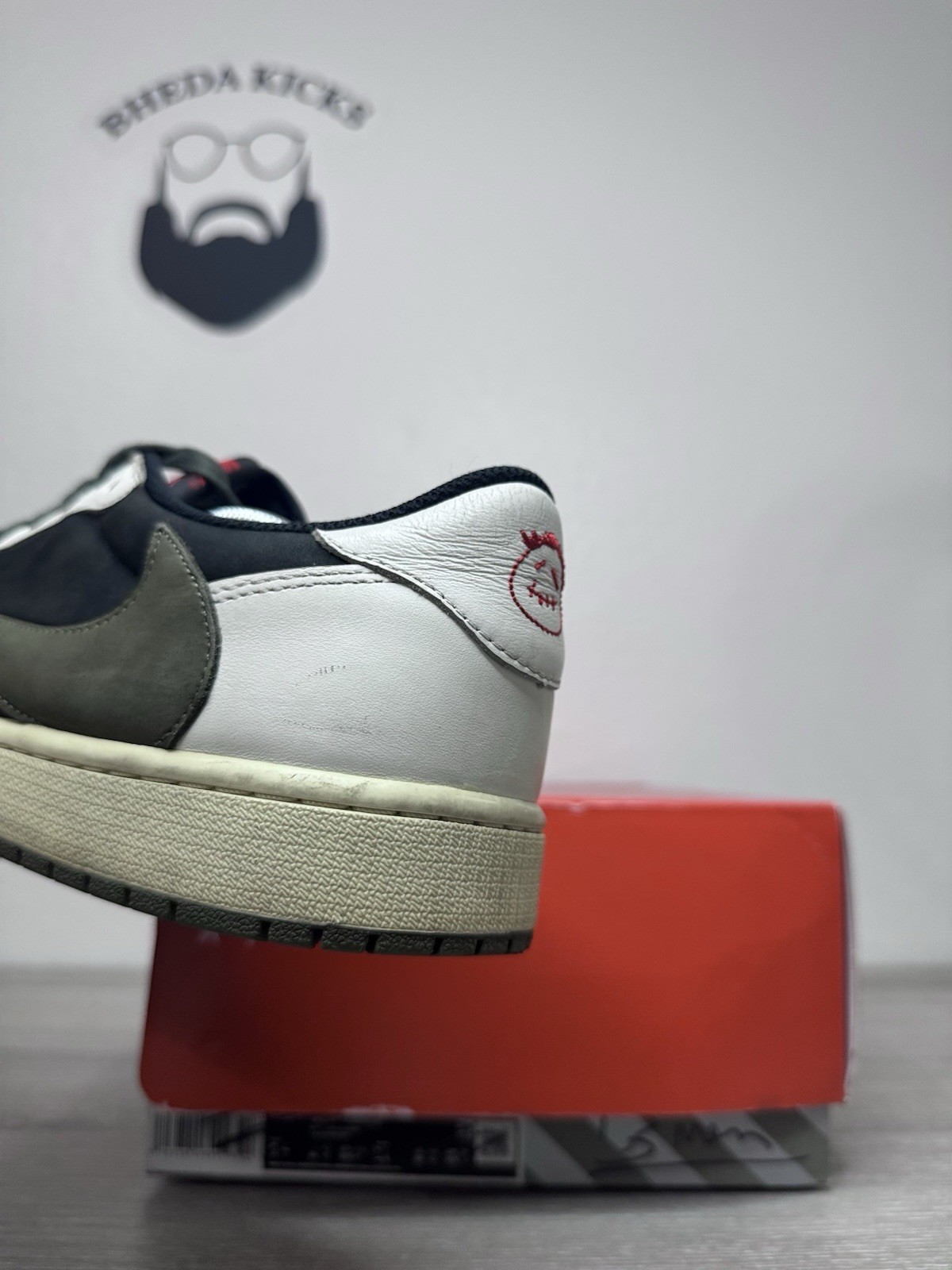 Size 14.5W/13M - Jordan 1 Retro Low OG SP Travis Scott Olive (Women's) Preowned image 6