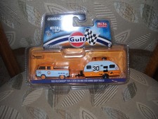 😎-GREENLIGHT*GULF 1/64-1968 VOLKSWAGEN TYPE 2 CREW CAB and 2016 DROP TRAILER😎
