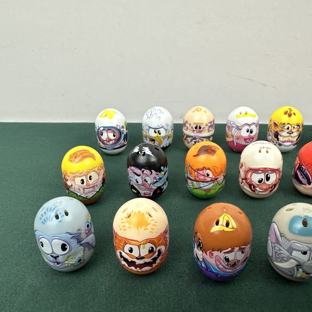 Lot 24 Mighty Beanz 2017 Moose Toys Mixed Characters Collectible