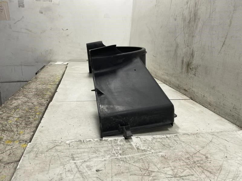 Chevrolet Suburban 1500 2002 cubierta inferior del ventilador de refrigeración del motor OEM+ Foto 3 de 4