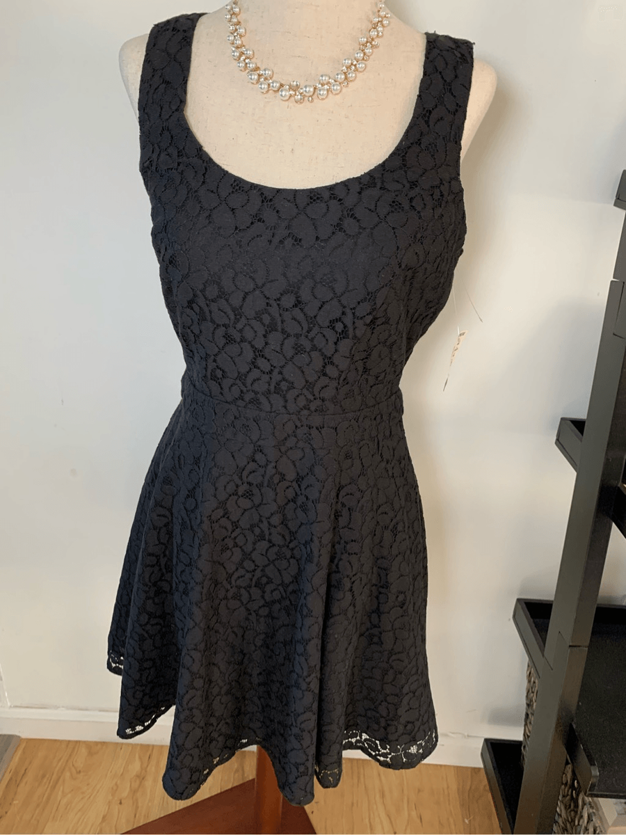 black lace bridesmaid dresses with sleeves Vintage Short Black Bridesmaid Dresses One Shoulder Lace Prom Dress with  Sleeves main image 1