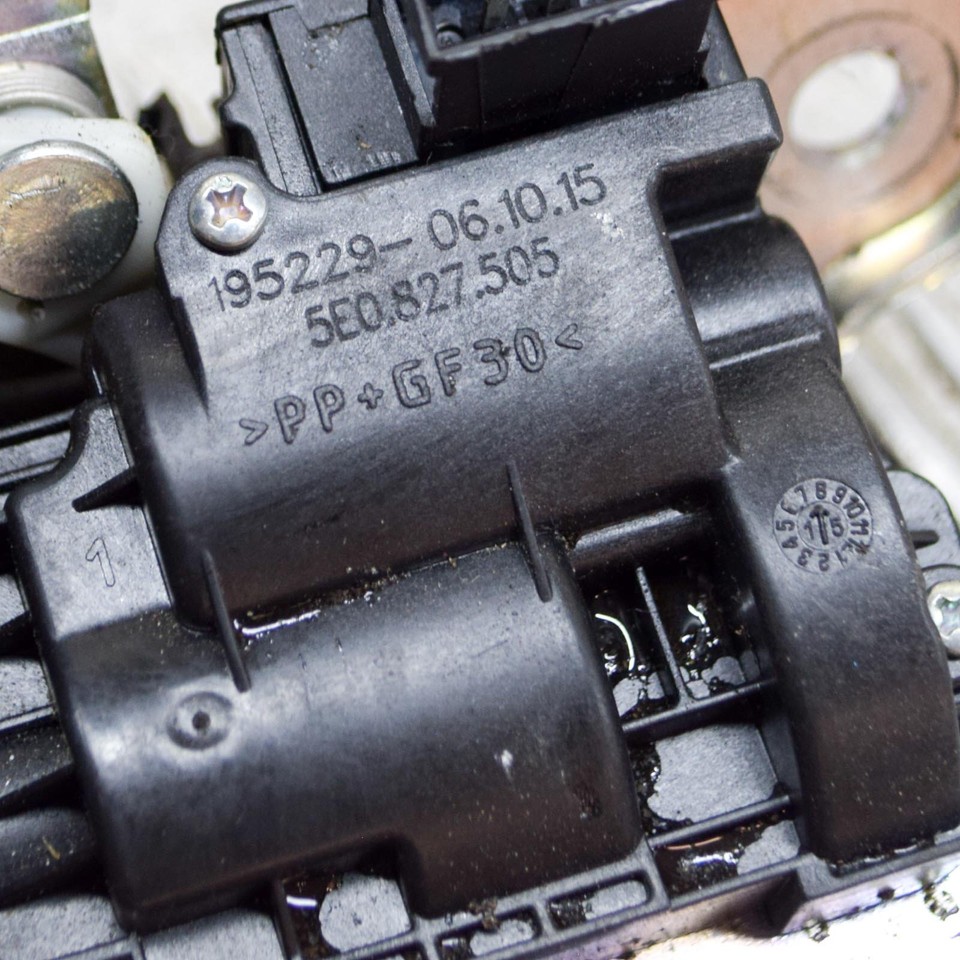 SKODA OCTAVIA Combi 5E Serratura Portellone Posteriore 5E0827505 2.00