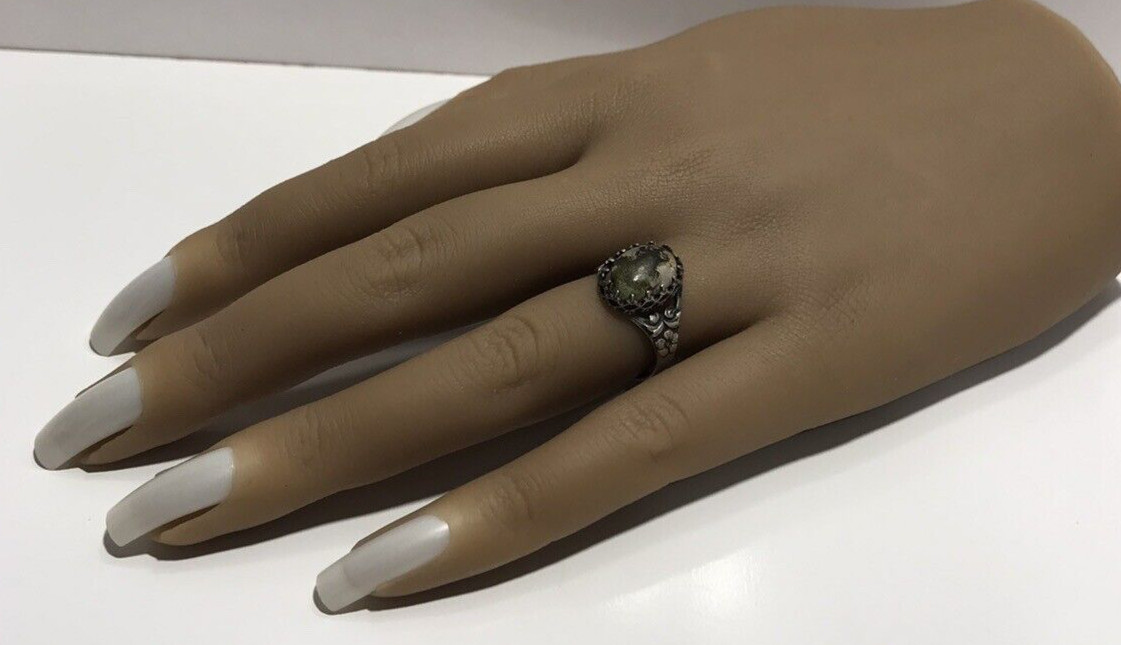Vintage 925 Sterling Silver Green Agate Ladies Ring (Size 6.75)