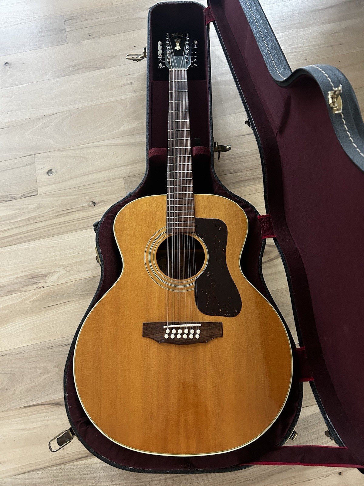 GUILD F212NT 1976 Used 12 String Acoustic Guitar