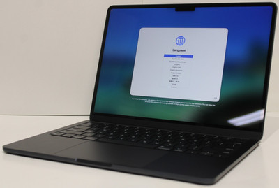 2022 Apple MacBook Air 13.6'' A2681 (M2 16GB RAM 512GB SSD) Midnight