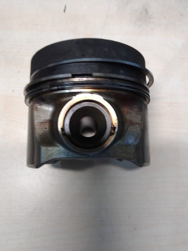Engine piston