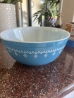 Vintage Pyrex Snowflake Blue Garland 2 1/2 Quart Nesting Mixing Bowl 403 USA