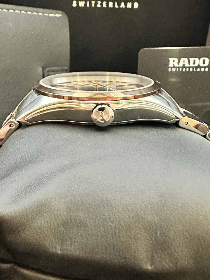 全新 Rado HyperChrome 双色陶瓷和不锈钢 MSRP $2,200 — 第 4/4 张图片