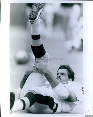 1998 Brooklyn Hoby Brenner Football Player Stretching Sports Vintage Photo 8x10