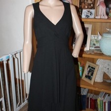 Vince Camuto v neck fit and flare dress black size 6 gorgeous