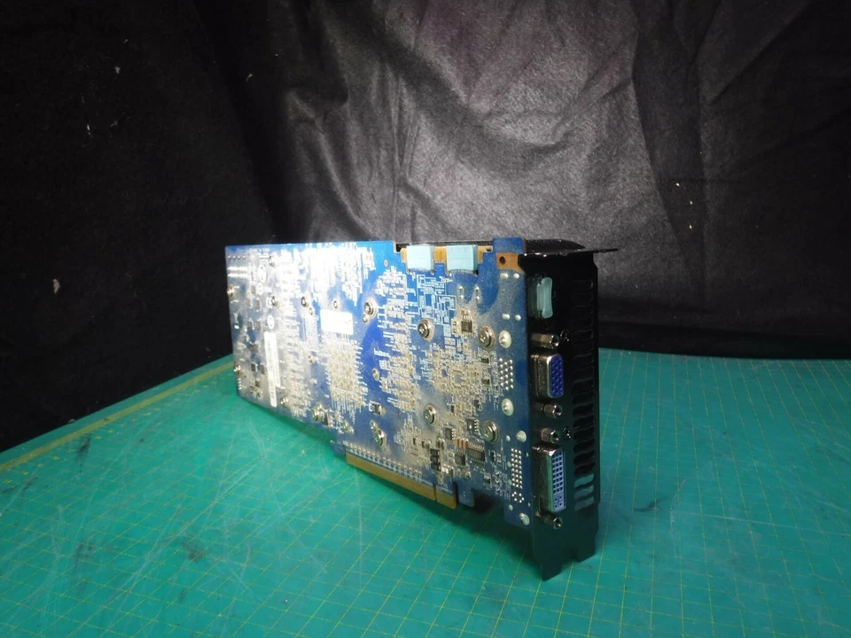 GIGABYTE GV-N26UD-896M REV2.0 GeForce GTX 260 896MB 448-bit GDDR3 PCI Express  - Image 4 of 4