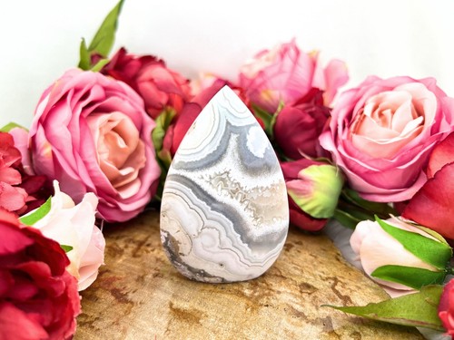 Crazy Lace Agate Flame - 3.5" White Mexican Crazy Agate Flame Carving - High - Picture 2 of 10