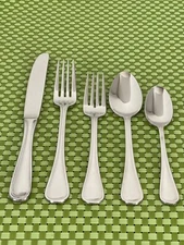 Wallace ROYAL THREAD Stainless 18/10 Glossy China NEW Flatware SMART CHOICE C5N