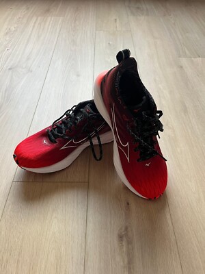Wave Rider 28 Amsterdam von Mizuno, Gr. 42,5