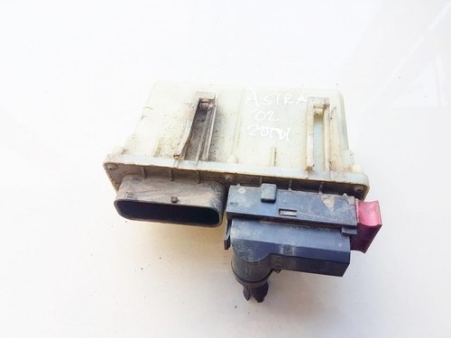 Opel Astra 1998 Blower Fan Regulator (Fan Control Switch Relay Mod #832184-88