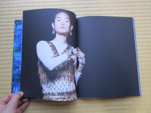 "CHANEL" 2018/19 Paris - New York Collection Booklet Artbook Karl Lagerfeld - Picture 8 of 23
