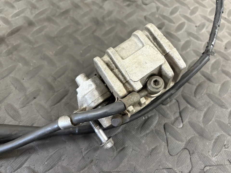 Yamaha YZ250F 2006 OEM NISSIN PINZA DE FRENO DELANTERA CILINDRO MAESTRO 1C3-2580T-00-0 Foto 3 de 4