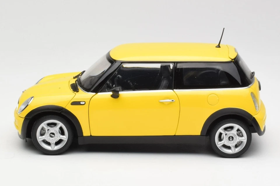 80430148553 Mini Cooper One Aerodynamics Package Yellow Kyosho 1/18 - Image 4 of 4