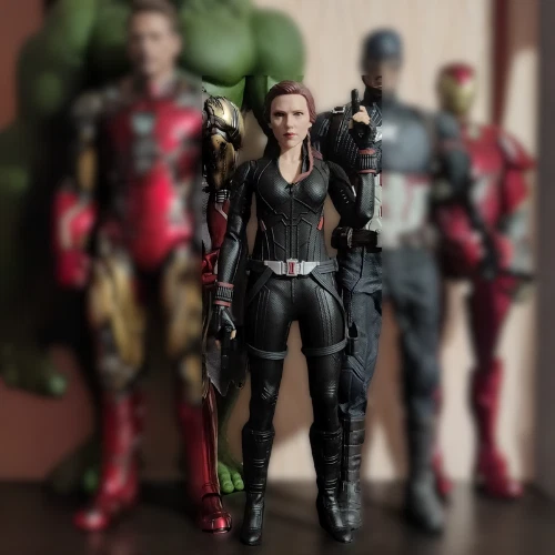 Boneco de ação Empire Toys escala 1/6 Marvel Avengers Viúva Negra Natasha 12" - Imagem 2 de 3