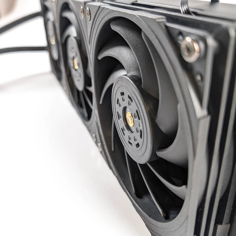 Thermalright Frozen Edge 360 BLACK PWM Wasserkühlung CPU-Kühler AMD/Intel - Bild 3 von 4