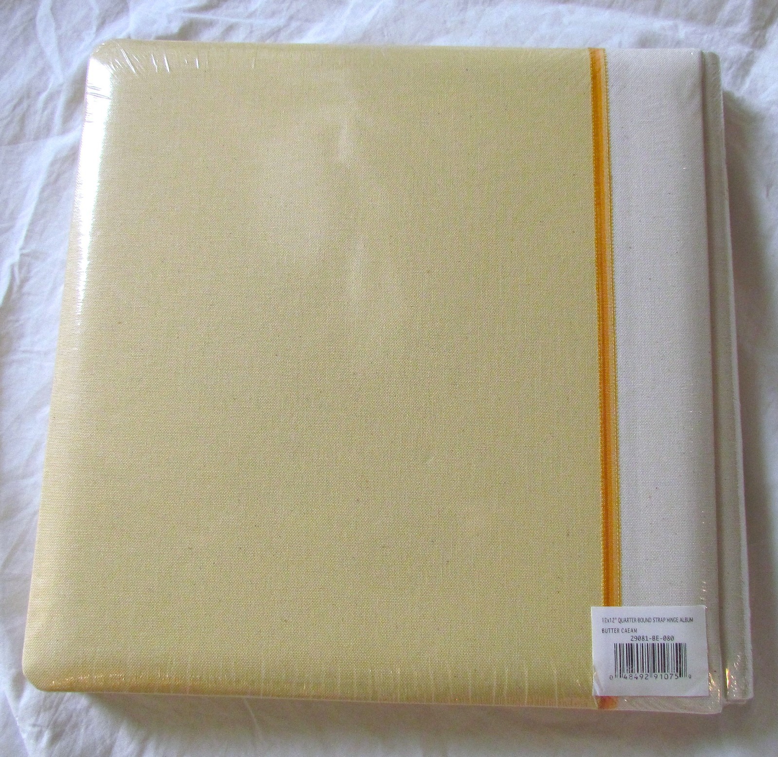 Westrim Crafts Strap/Hinge Scrapbook Album 12"x12" Cloth Butter Cream #29081
