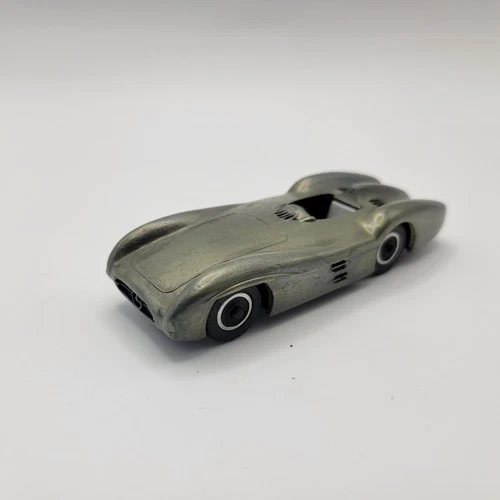 Vintage 1/43 dinky toys mercedes meccano ltd 237 *Read