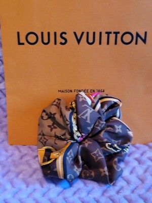 ?Louis Vuitton Brown and Blue Monogram Scrunchie LOUIS VUITTON SCRUNCHIE HAIR ACCESSORY HAIR RIBBON BROWN  main image 2
