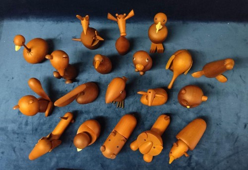 Senshukai Royal Pets Set of 19 types Wooden Animals Goods Wooden Toys - Picture 2 of 16