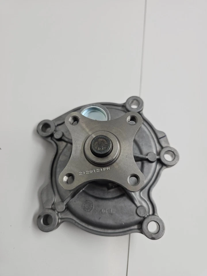 Bomba de agua del motor T1205 para ChevyImpala Malibu Monte Carlo Saturn Vue Pontiac G6 Foto 4 de 4