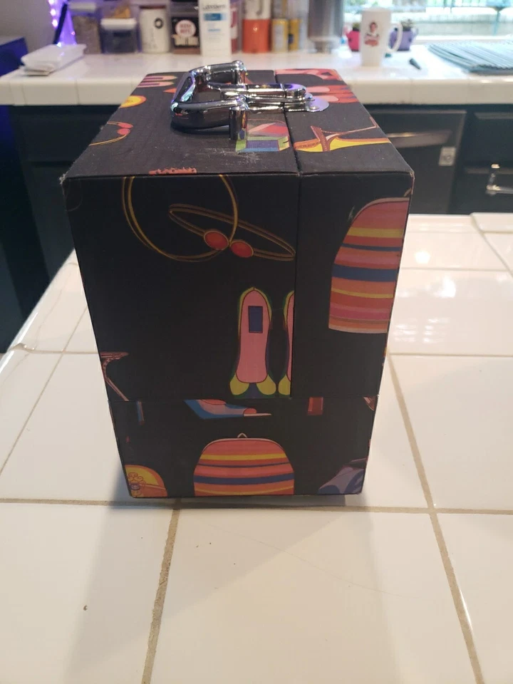 Estuche de Transporte de Colección CABOODLES Estampado de Zapatos/Carteras Joyería y Maquillaje con Asa Foto 4 de 4