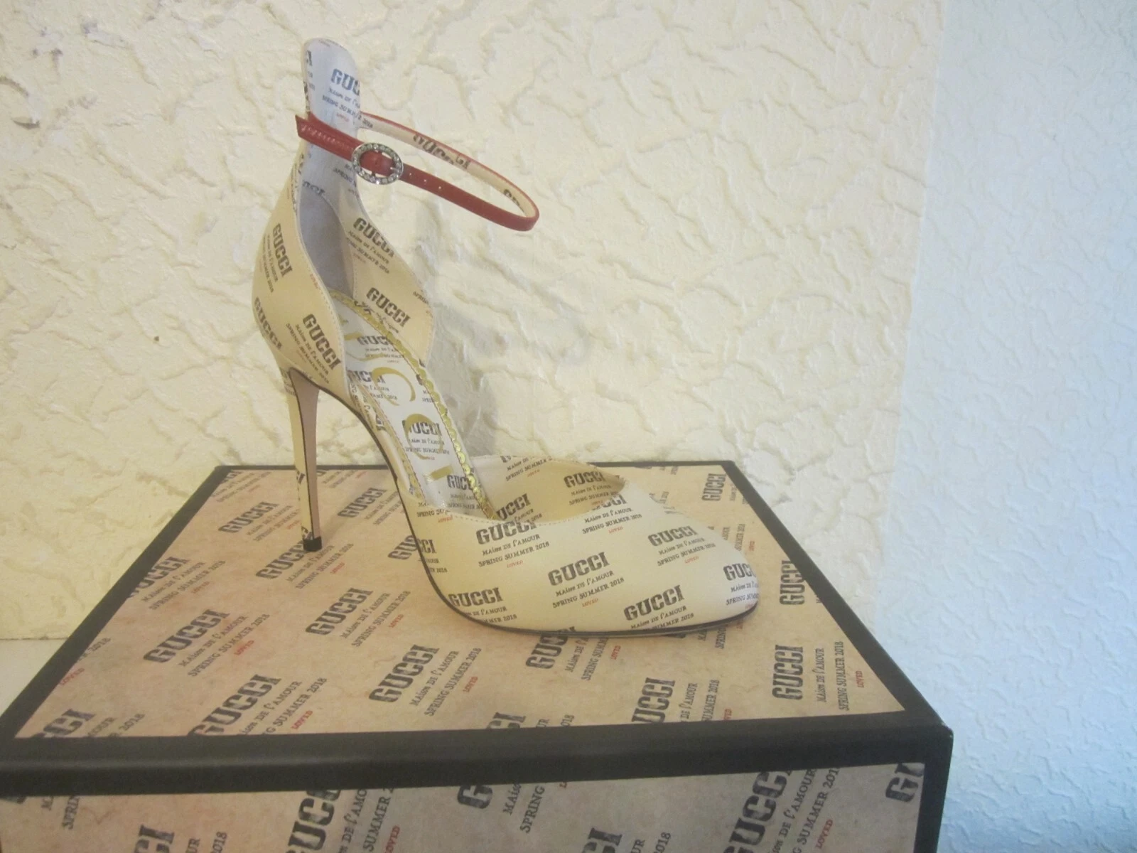Chaussures à talons Gucci en cuir imprimé bride cheville boucle ornée