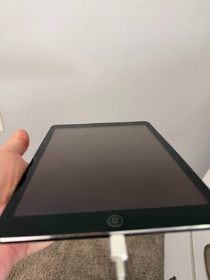 Apple iPad Air A1474 MD786LL/B Tablet, WiFi 32GB, Space Gray