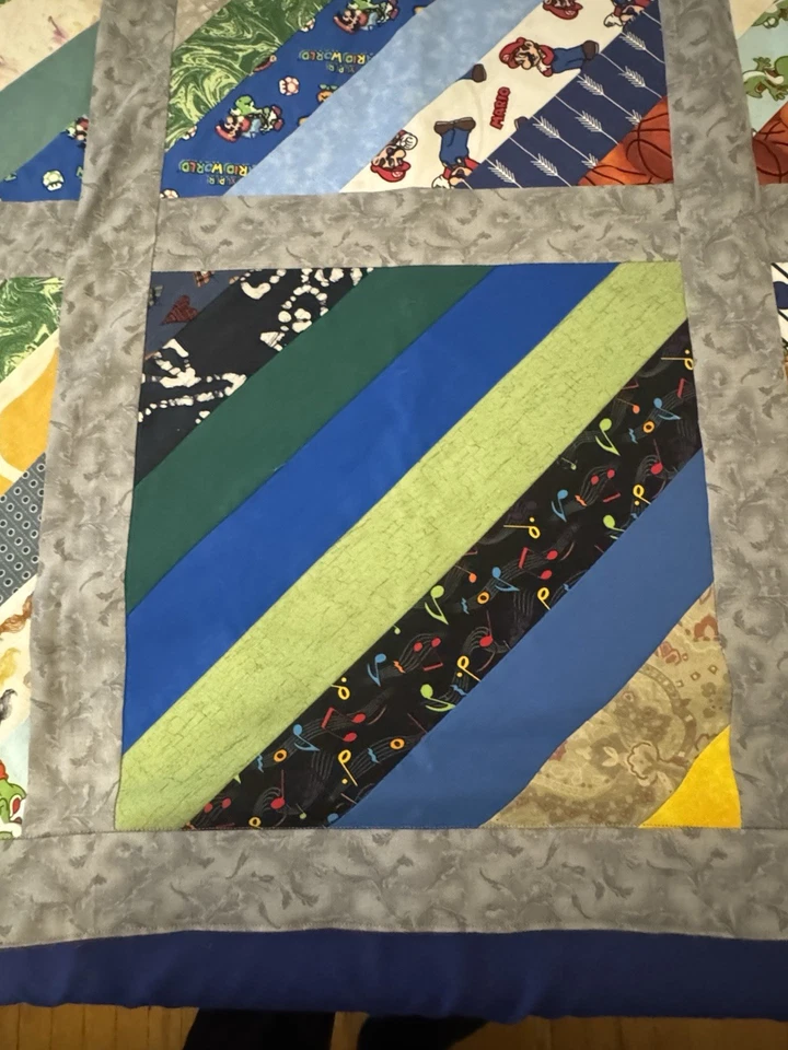 Manta acolchada hecha a mano con retazos 52x72 tela novedosa a rayas acogedora cama de regazo Foto 4 de 4