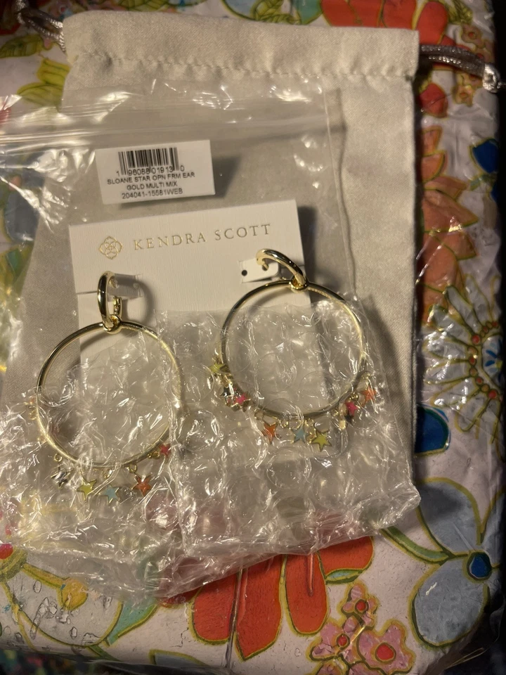 Juego de pendientes y collar estrella Kendra Scott Sloane Foto 4 de 4