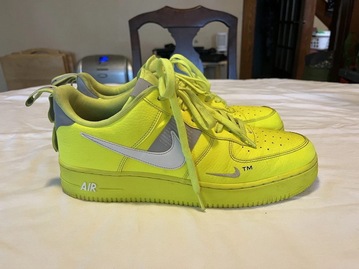 Nike Air Force 1 LV8 Utility Low Black Volt for Sale