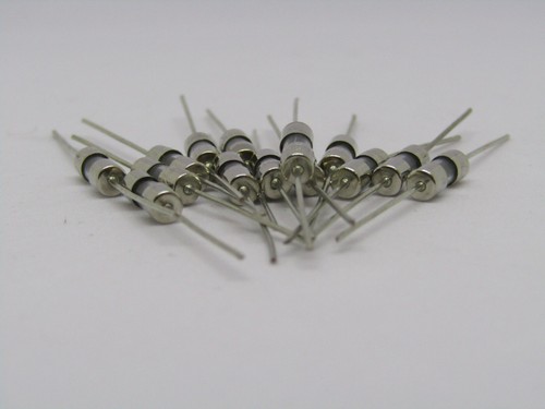 Fußblei GLAS Sicherung 2A langsam & F2A schnelles Blasen T2AL250V T2000mA 3x10 mm Axialverstärker - Bild 1 von 21