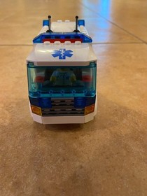 LEGO CITY: Ambulance (7890) 100% Complete (missing window sticker & no box)
