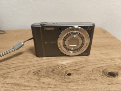 Sony Digitalkamera Cyber Shot DSC W810 - 6x Optical Zoom  20.1 MP Silber