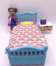 Barbie Chelsea Bedroom Set Bed Rainbow Bedding Nightstand Cat Alarm Clock & Doll