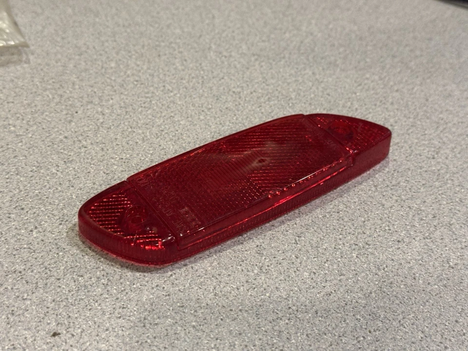 1974-1977 Datsun 710 пассажирский правый задний красный габаритный фонарь объектив 26412-22900 - Изображение 3 из 4