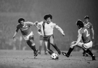 Diego Maradona Barcelona Is Challenged By Remi Moses & Mike Duxbury 1984 Photo