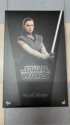 Hot Toys MMS 446 Star Wars The Last Jedi Rey (Jedi Training) Daisy