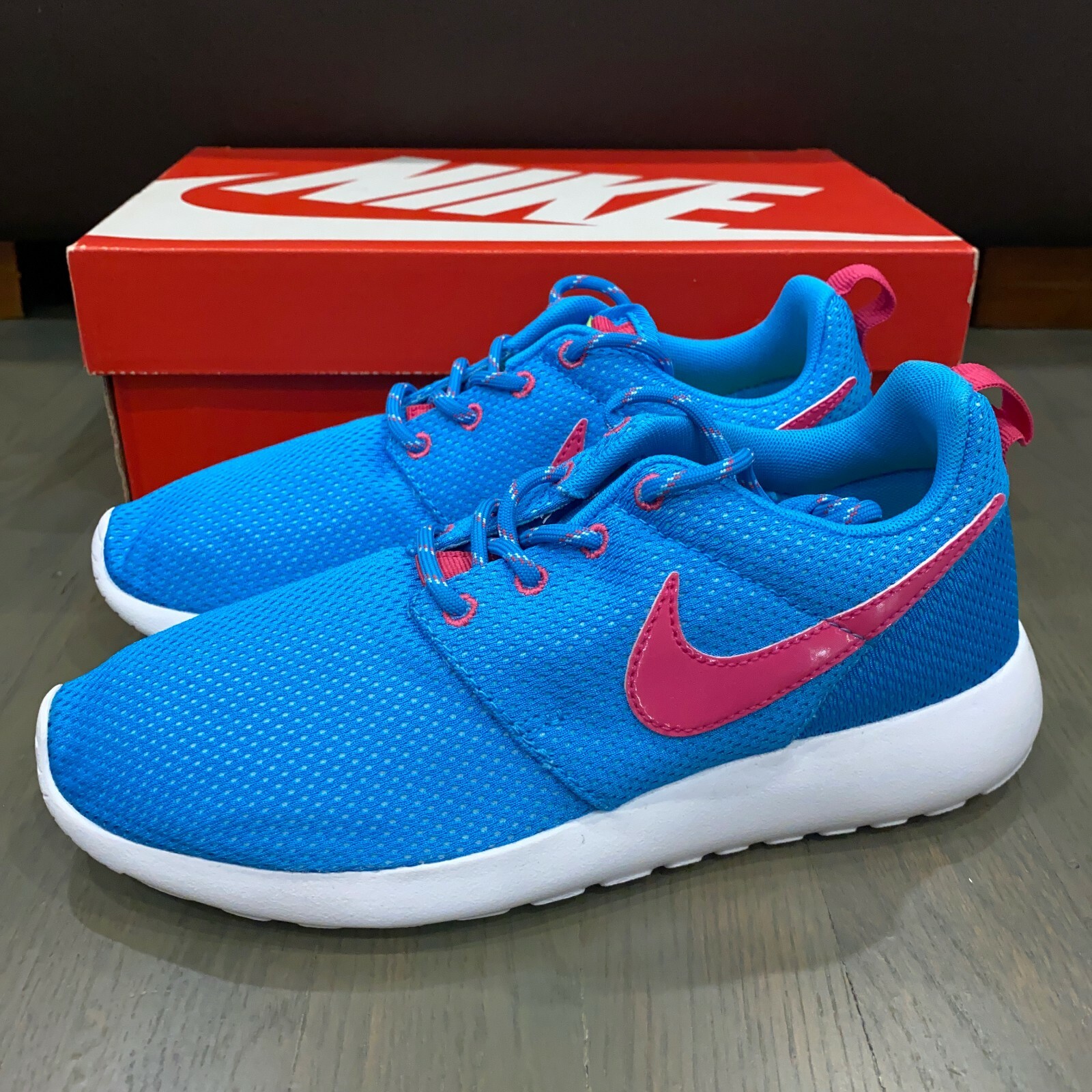 Nike Roshe One Vivid Blue Pink White 