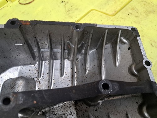 5147 Yamaha TRX850 Engine Sump Case Oil Tank Pan with Filler 4NX00 1996 - 2000 - Picture 14 of 15