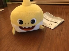 Pinkfong Baby Shark Yellow Plush Squeeze Music Toy