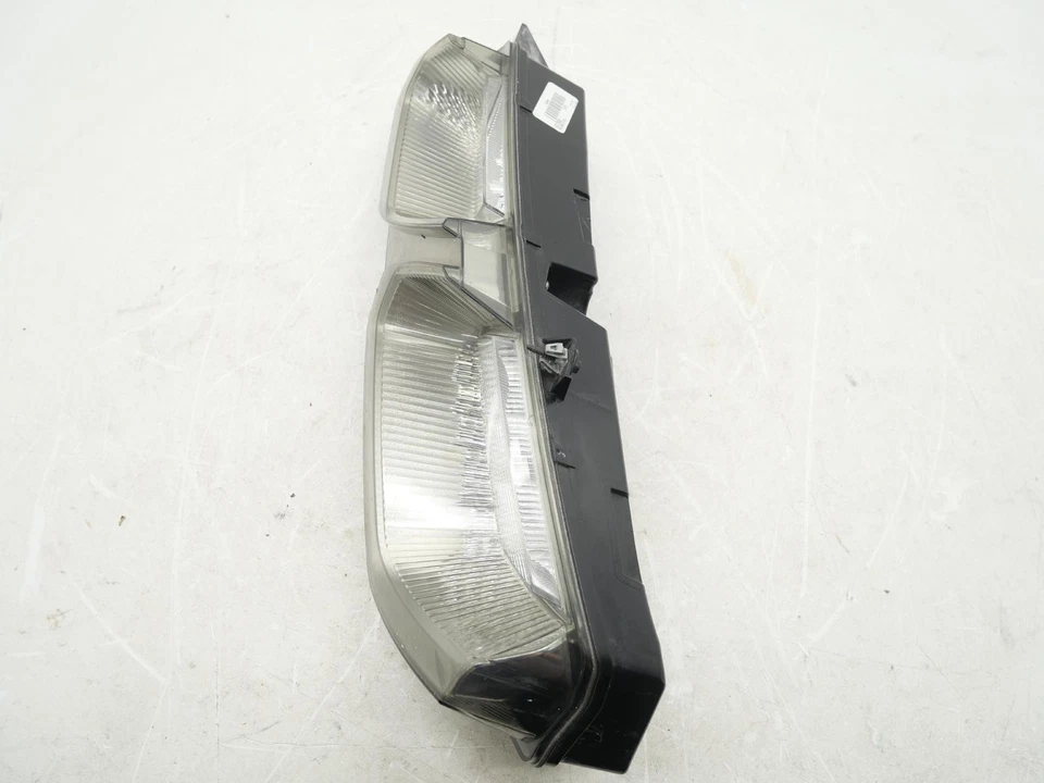 Conjunto de lâmpada traseira de passageiro usado 2014-2019 Chevy Corvette Z06 C7 fabricante de equipamento original - Imagem 2 de 4