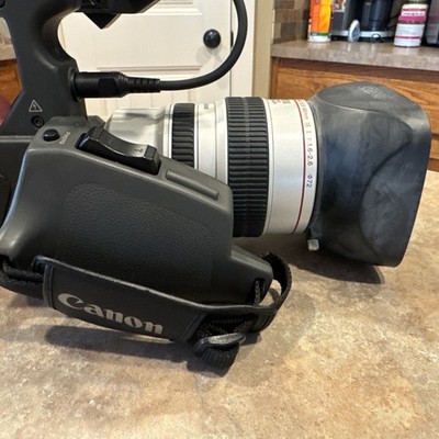 Canon XL1s 3CCD Digital Video Camcorder DM-XL1s 16x Zoom Lens